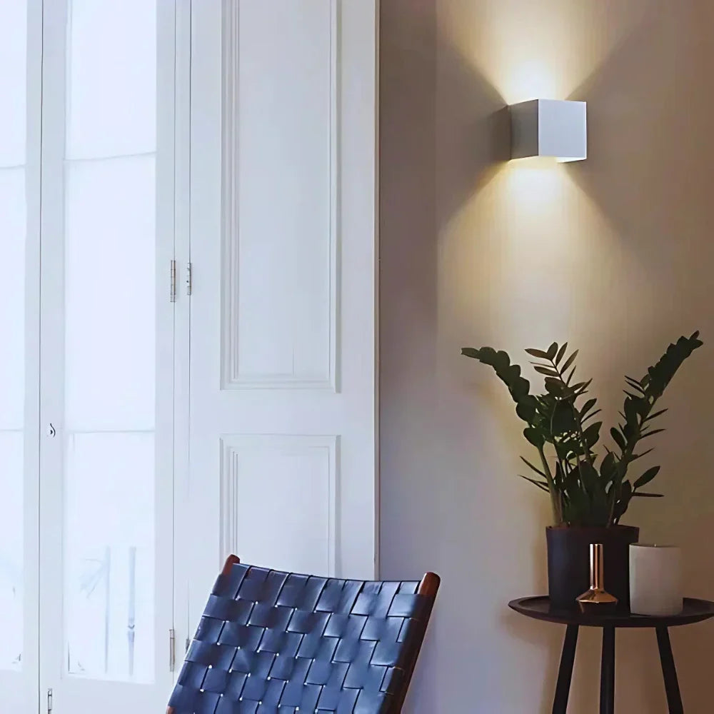 Modern Black Aluminum Wall Lamp Kalsten