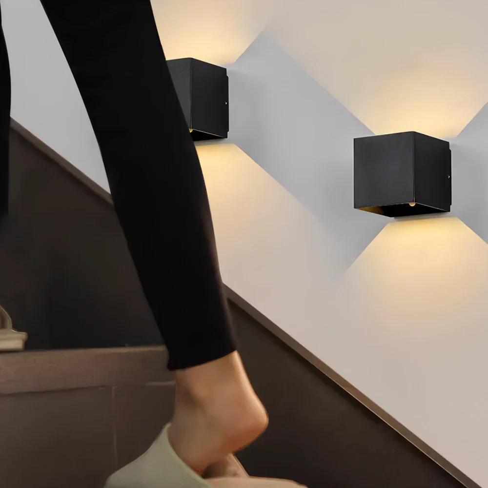 Modern Black Aluminum Wall Lamp Kalsten