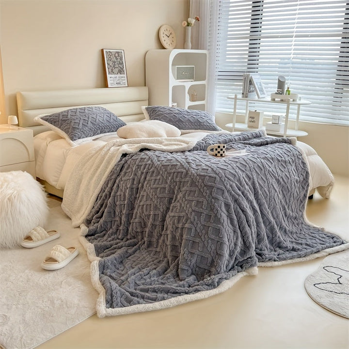 Vintage Luxe Reversible Fleece Blanket - Essential for Winter Kalsten