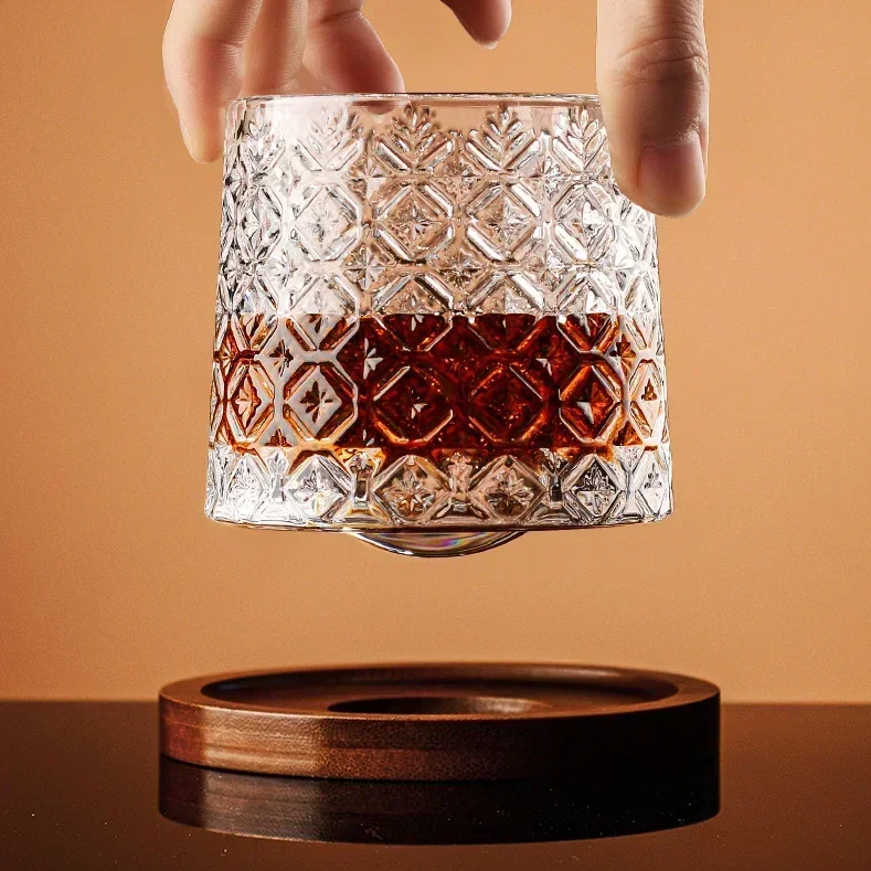 WhiskeySpin - Premium rotating whiskey glass Kalsten