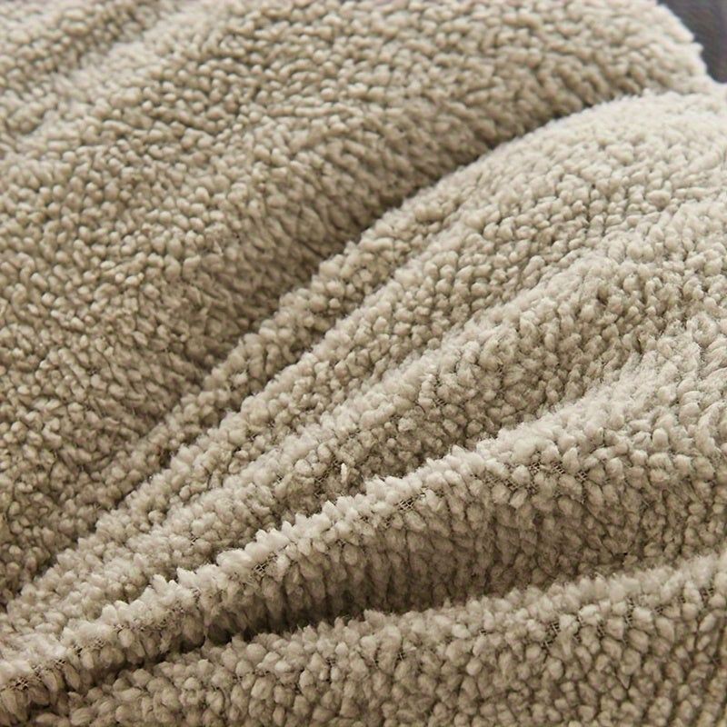 Luxury All-Season Duvet Insert with Geometric Patterns Kalsten