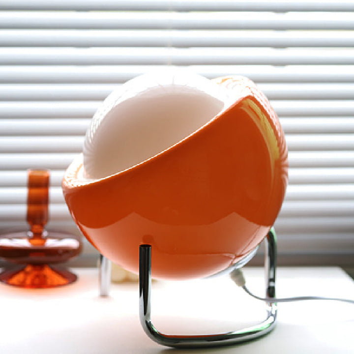 Stylish retro table lamp combining Bauhaus aesthetics and medieval design | Kalsten
