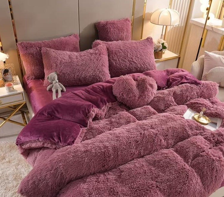 Luxury Plush Duvet Cover with Zipper Closure and Corner Straps Kalsten