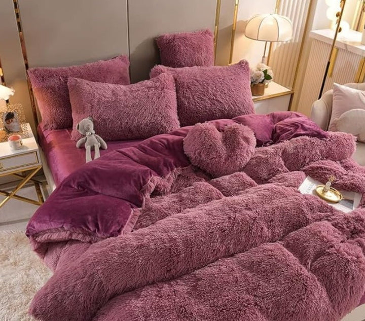 Luxury Plush Duvet Cover with Zipper Closure and Corner Straps Kalsten