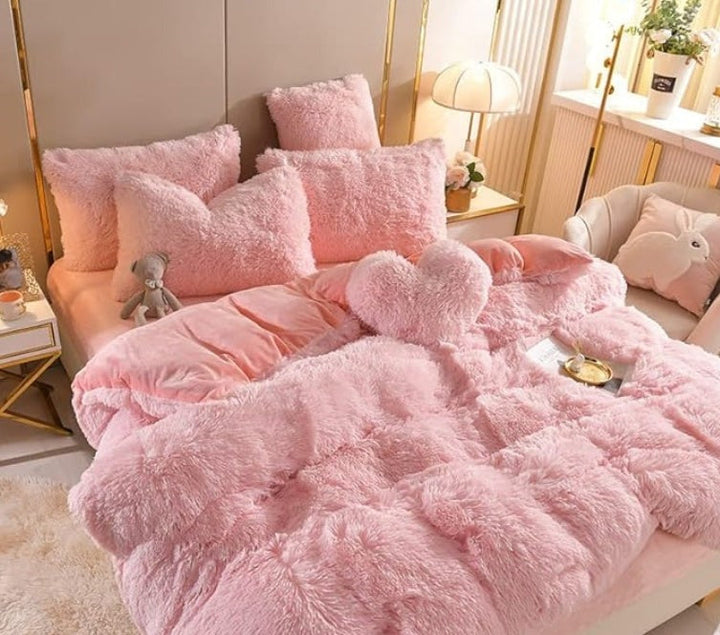 Luxury Plush Duvet Cover with Zipper Closure and Corner Straps Kalsten