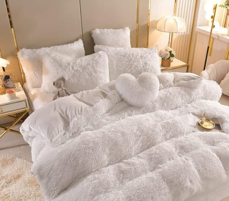 Luxury Plush Duvet Cover with Zipper Closure and Corner Straps Kalsten