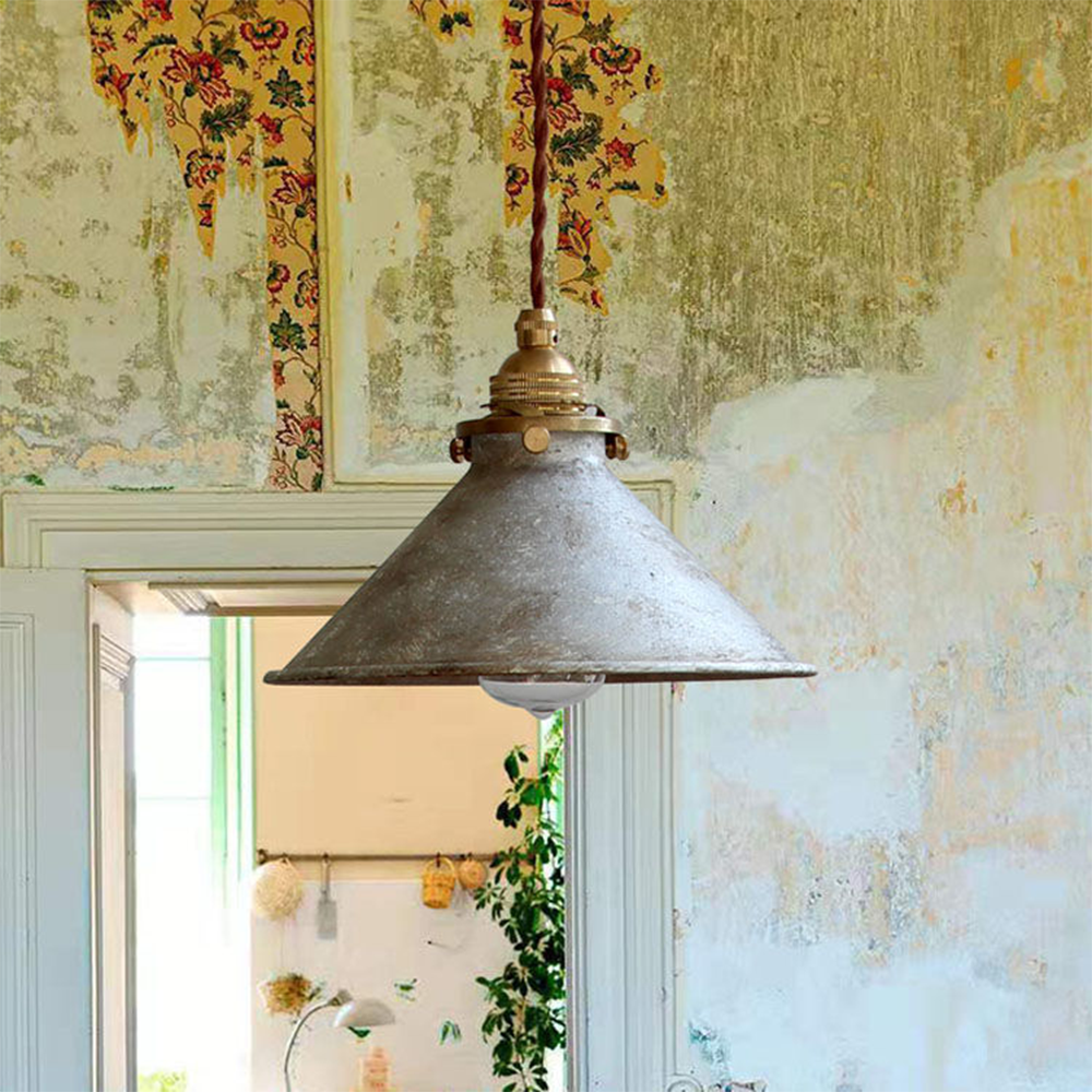 Retro Industrial Metal Fanale Pendant Light | Kalsten