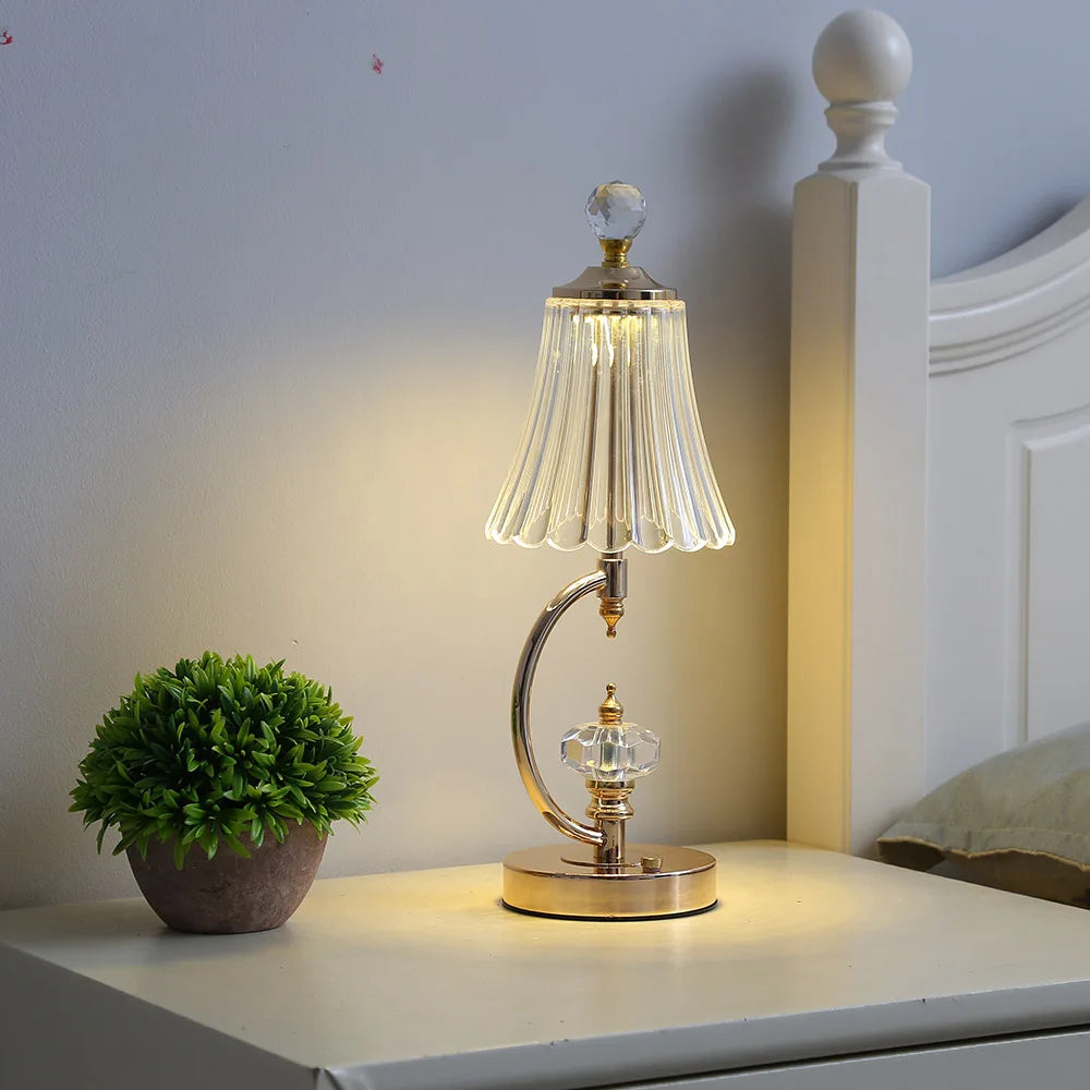 Vintage Crystal Table Lamp - Elegant Vintage Crystal Table Lamp for a Charming Atmosphere Kalsten