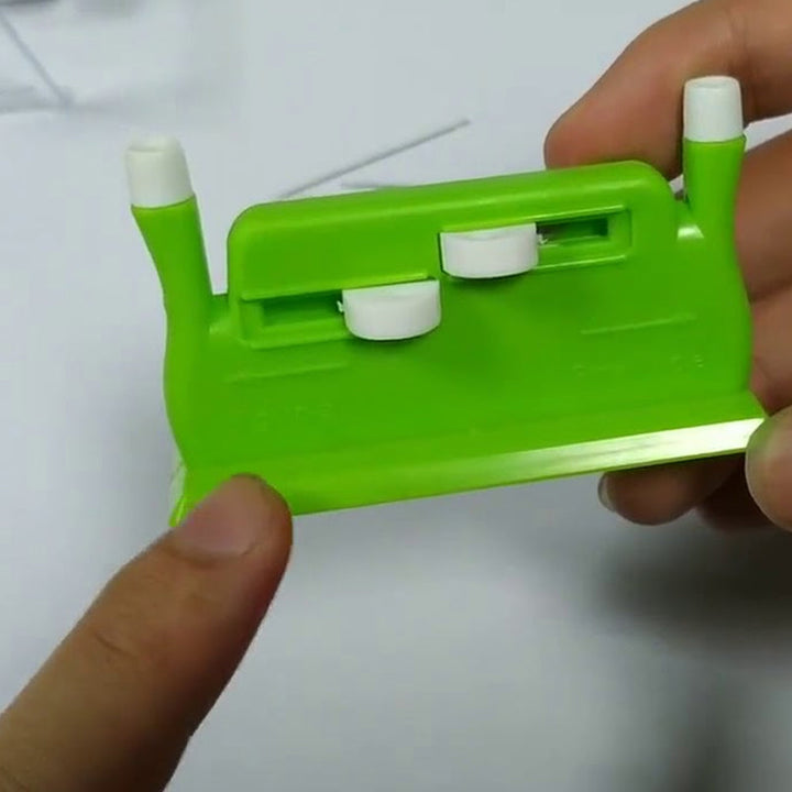 Automatic double-headed needle threader | Kalsten