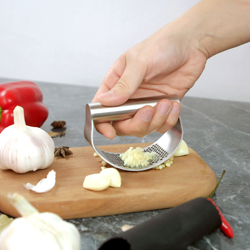 Manual stainless steel garlic press | Kalsten