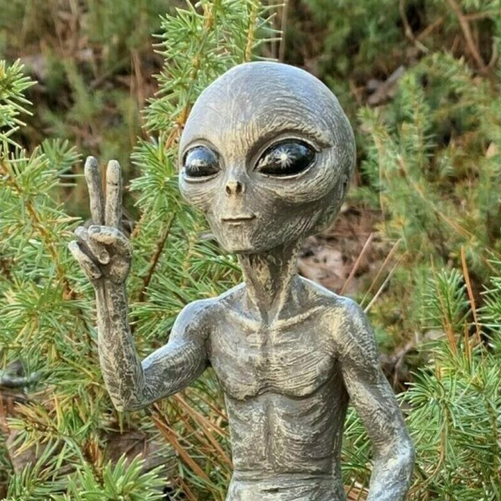 Alien Garden Statue | Kalsten