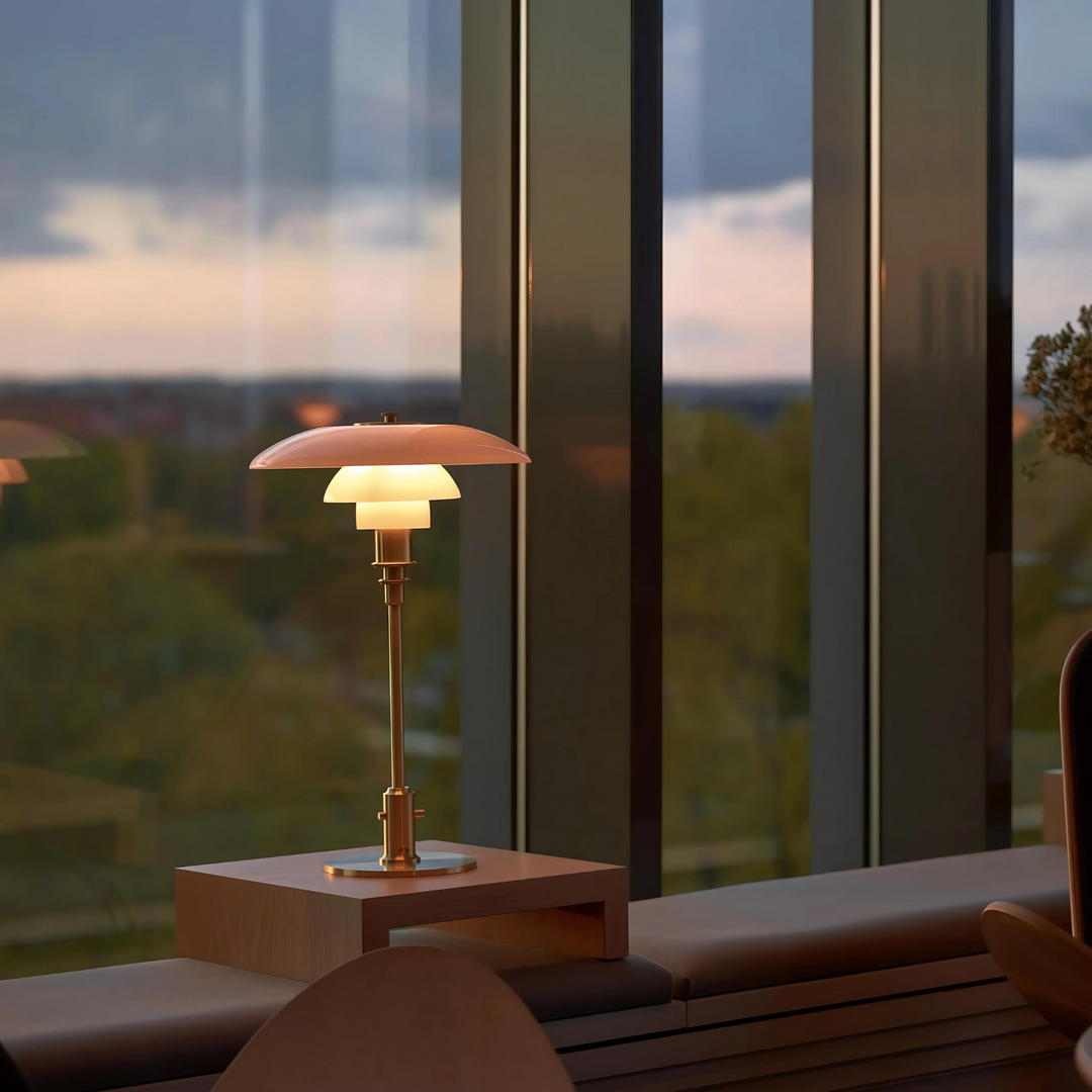 Lumière Serein - Elegant Metal Table Lamp Kalsten