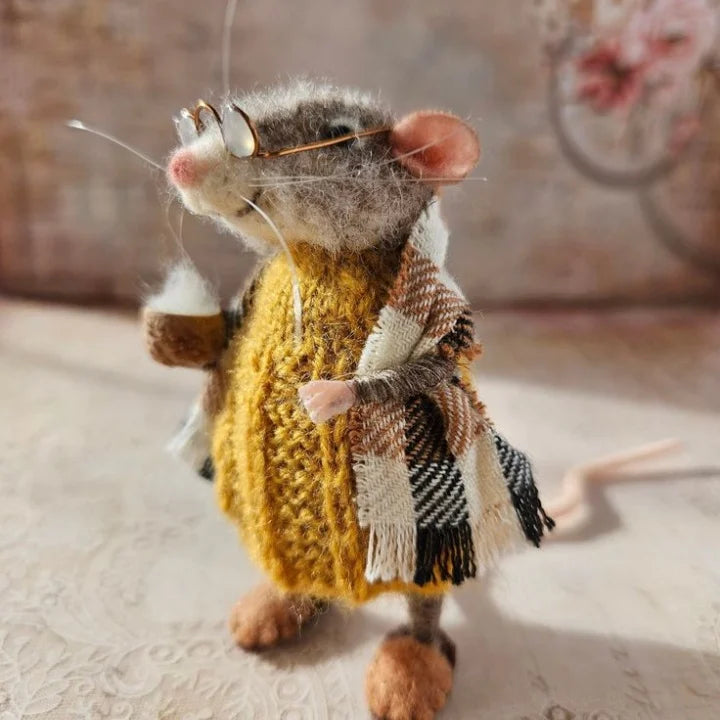 Kalsten | Handmade felt mouse | Christmas decoration & gift idea | Needle felted from wool & fabric | Sustainable