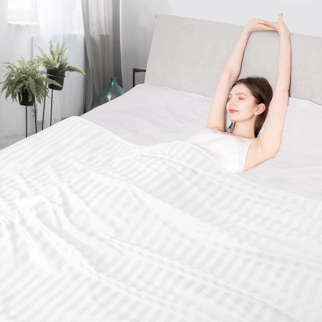 3.0 Cooling Fabric Q-max > 0.5 Ultra-Soft White Striped Blanket of White | Kalsten