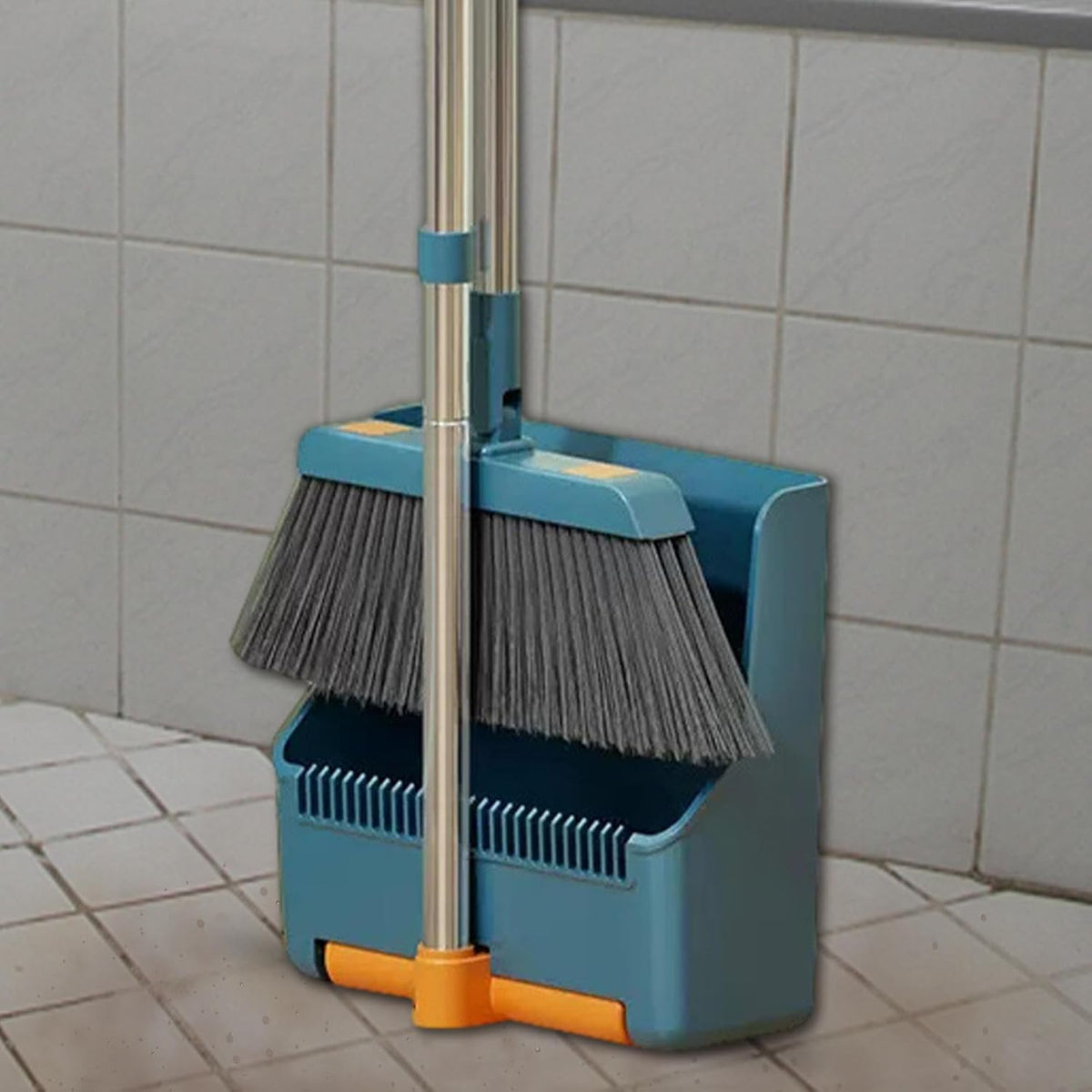 Skanto | Large Broom and Dustpan Set – Long Handle with 180° Rotating Broom Head – Clavira