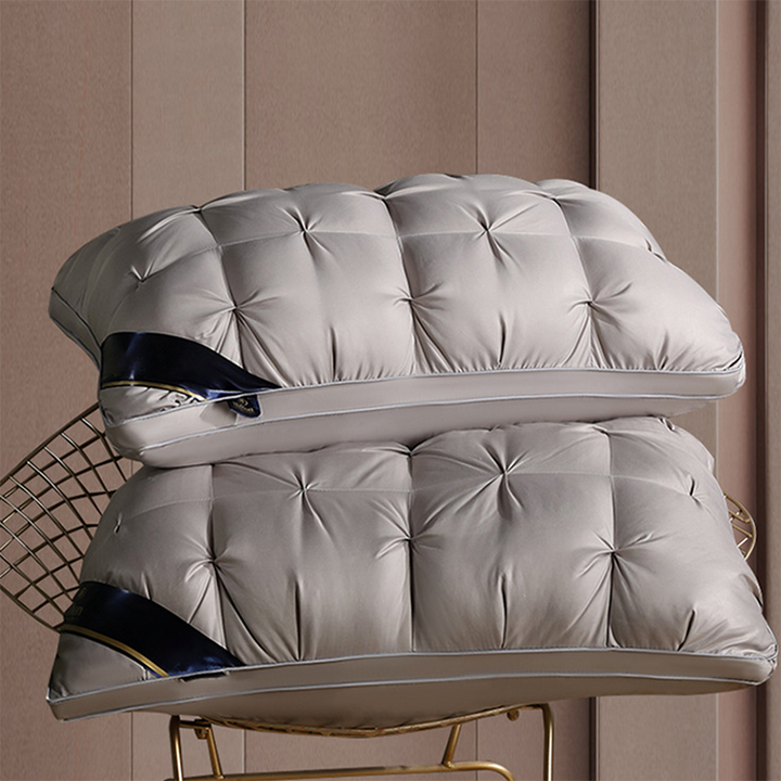 Ergonomic neck pillow with 3D quilting | Kalsten