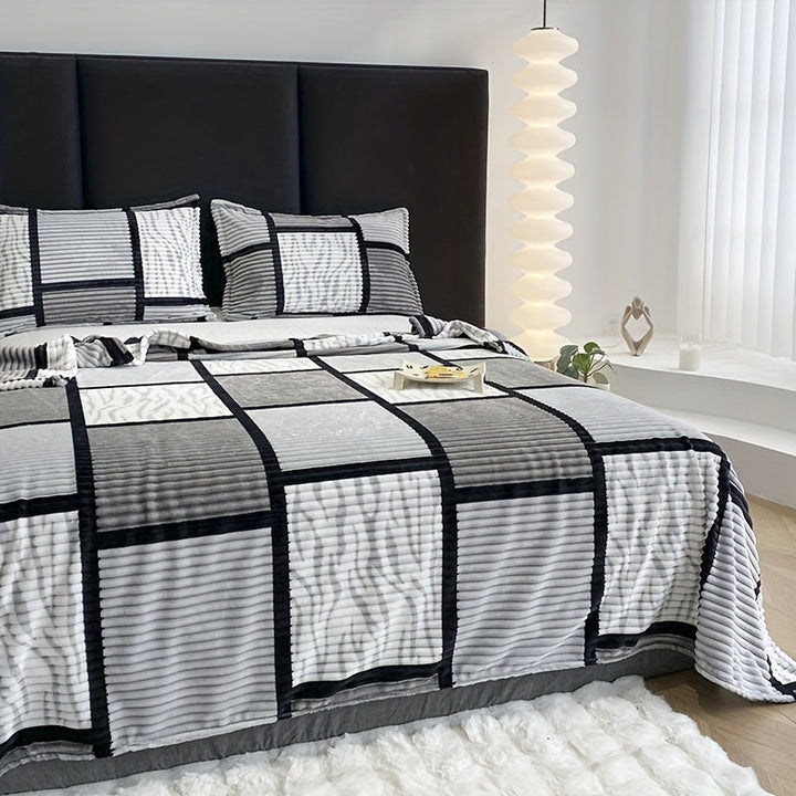 Luxury Plush Blanket with Trendy Stripe Print – Ultimate Comfort Kalsten