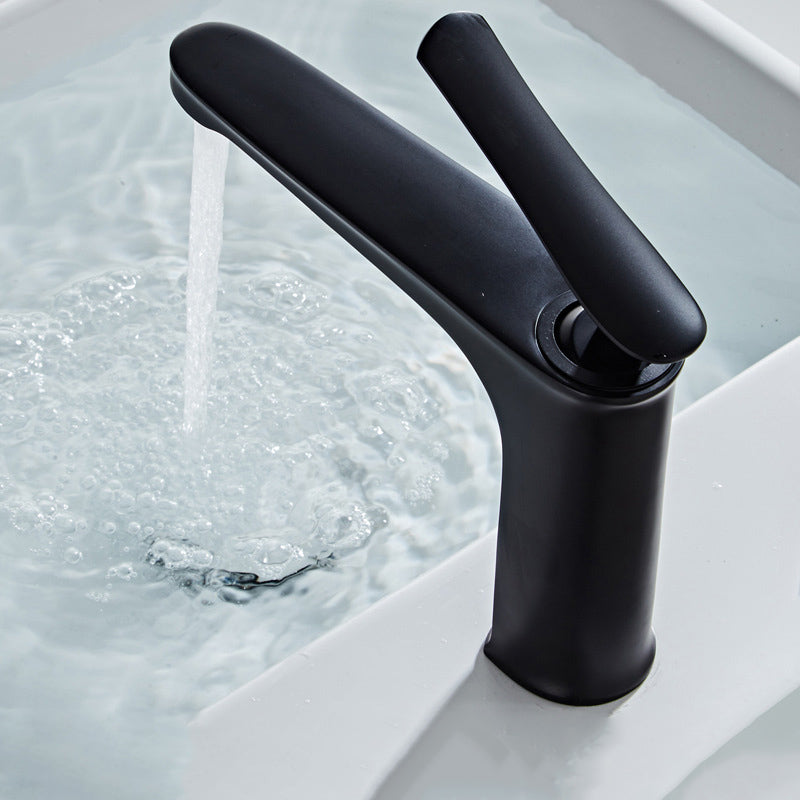 Kalsten | Luxury 1 Handle Sink Bathroom Faucet Round Brass Sink Faucet with Water Hose