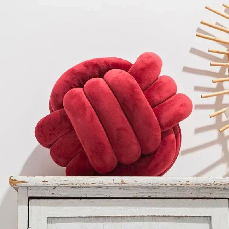 Kalsten | Scandinavian Knot Cushion made of Velvet