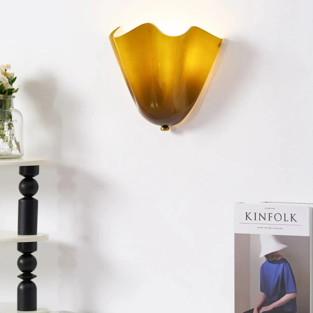 Kalsten | Retro Wall Lamp of Colored Glass in Skirt-Shaped Shell Pattern
