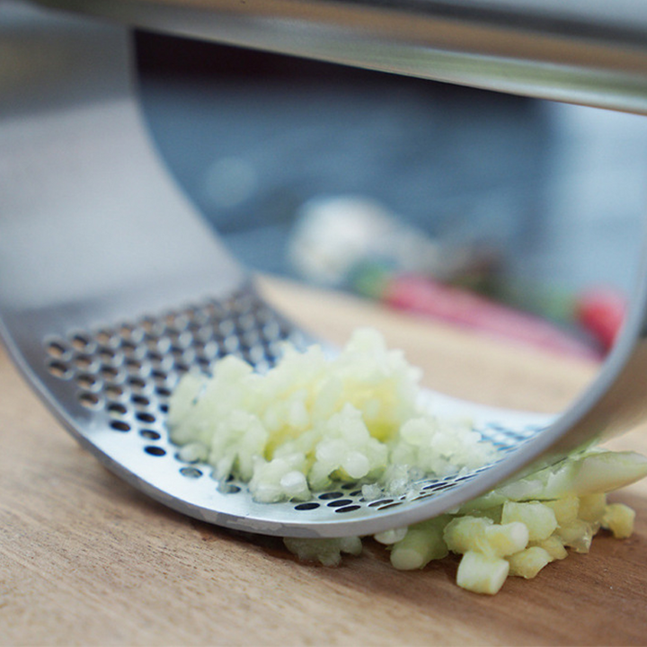 Manual stainless steel garlic press | Kalsten
