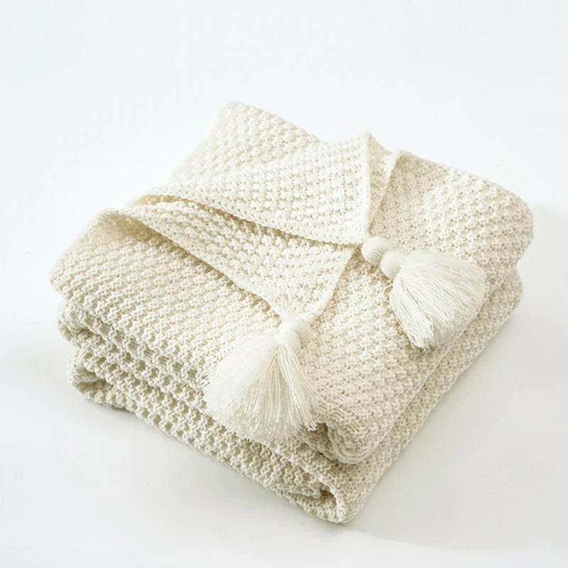 Skanto | NordiWrap Knitted Wool Blanket with Fringes | Nordic Design | Cozy & Elegant | Perfect for Home