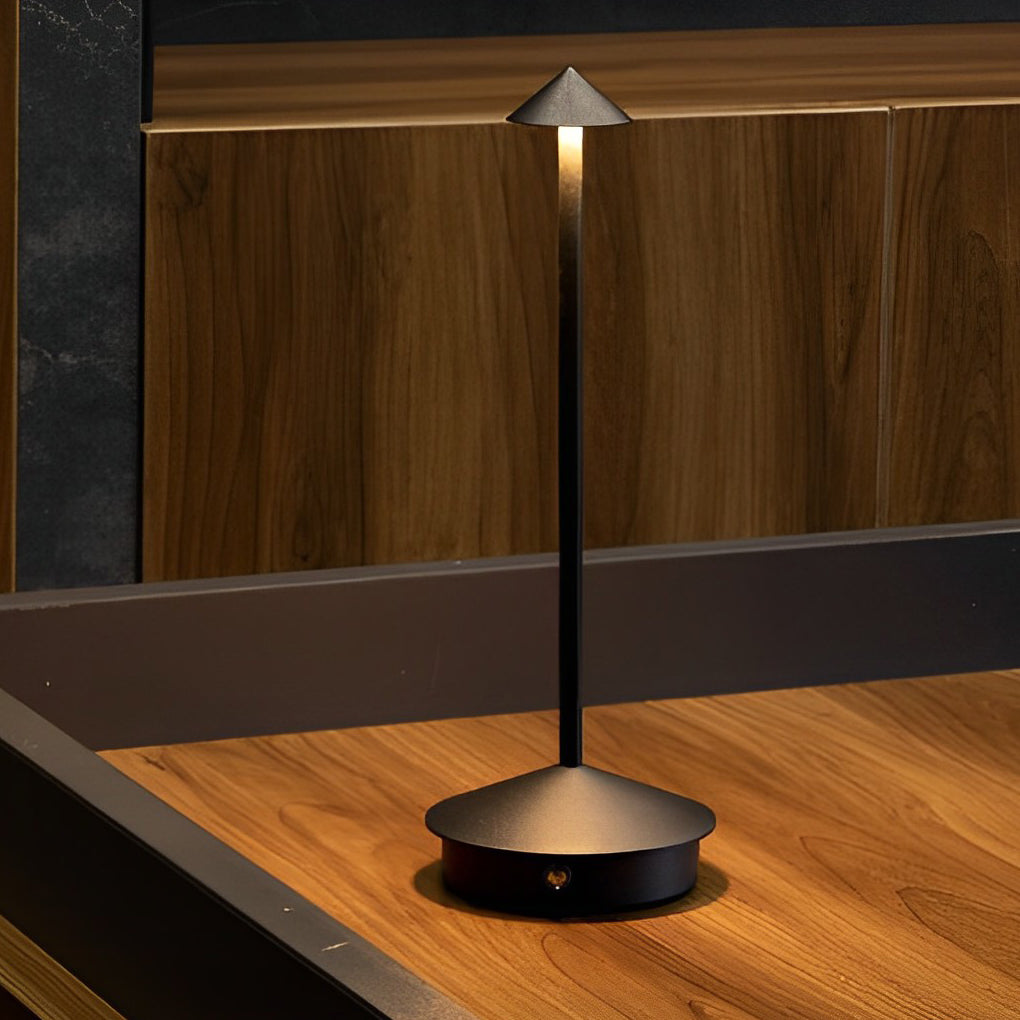 Pina Pro - Stylish Dimmable USB Table Lamp | Kalsten