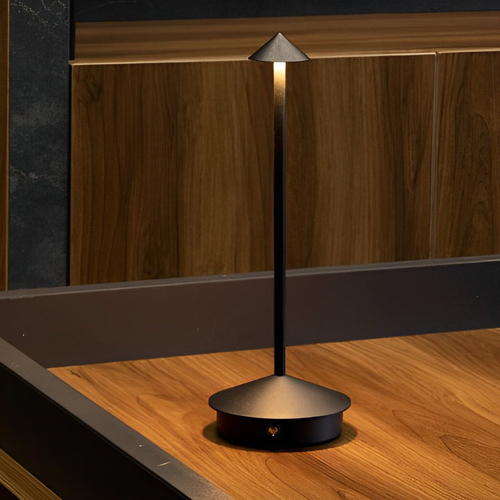 Pina Pro - Stylish Dimmable USB Table Lamp | Kalsten