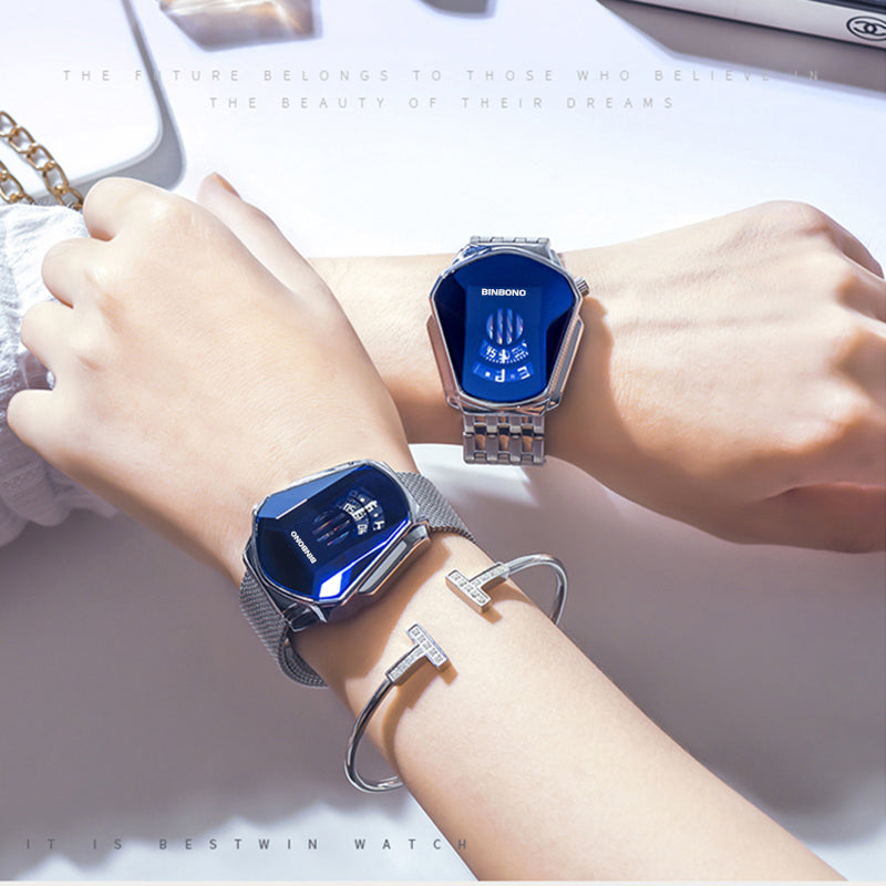 Men's quartz watch in diamond style