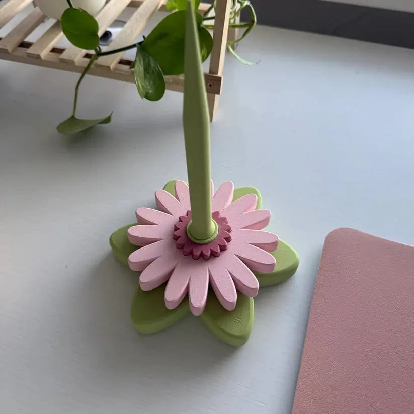 BowLift | Gerbera Yarn Spool — 3D Printed Tool for Even Winding