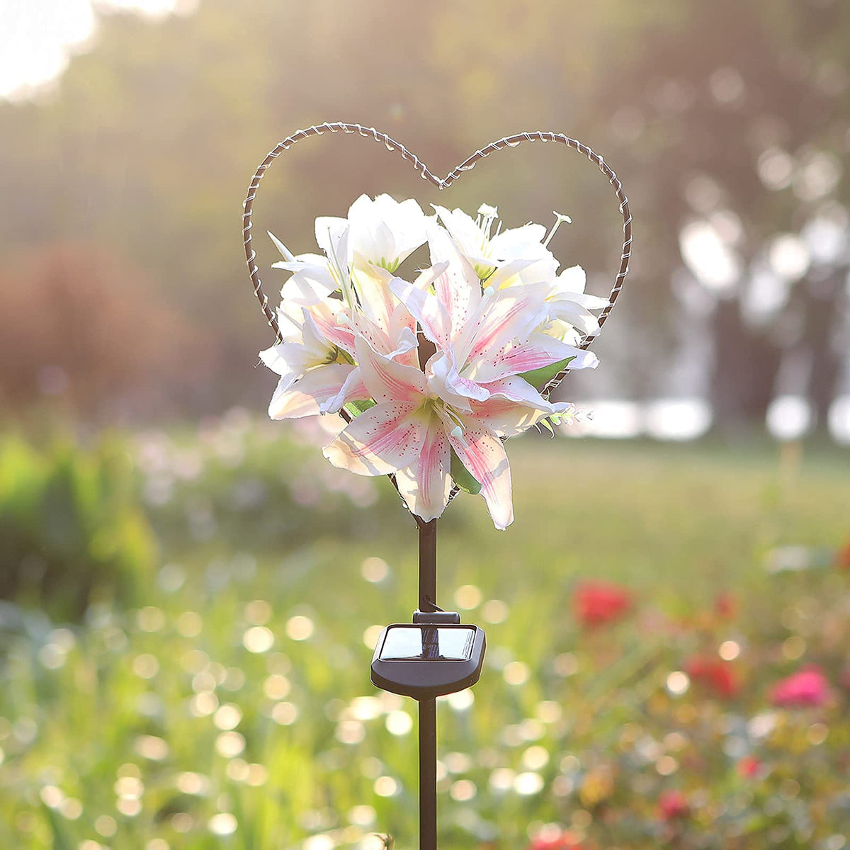 Skanto | Starryfill Heart-Shaped Solar Garden Light With White Lily Flowers - 25 Led Warm White