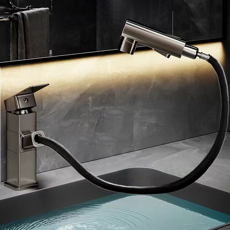 Kitchen Faucet with Swivel Spout, Single Handle Faucet with Pull-Down Sprayer
