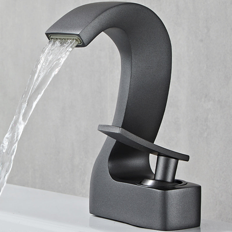 Kalsten | Modern Single-Lever Basin Faucet Bathroom Brass Central Faucet
