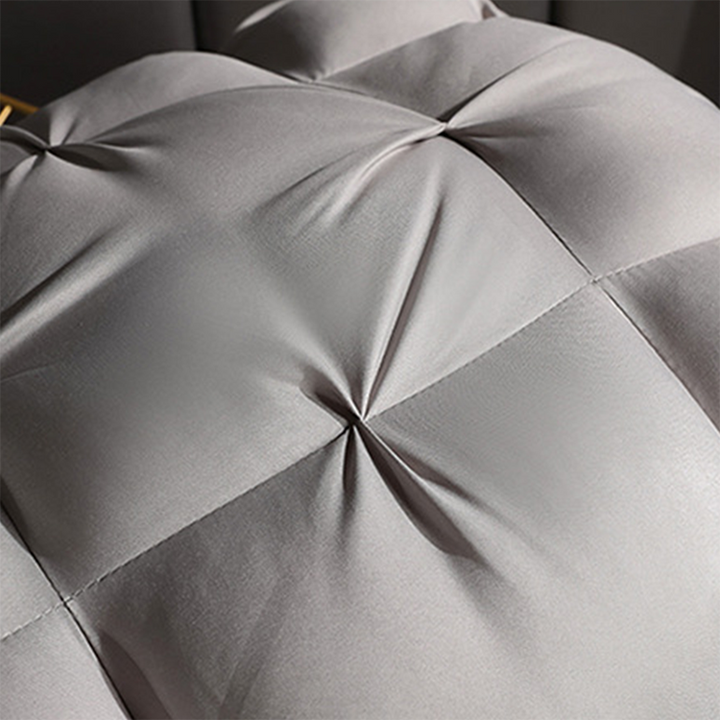 Ergonomic neck pillow with 3D quilting | Kalsten