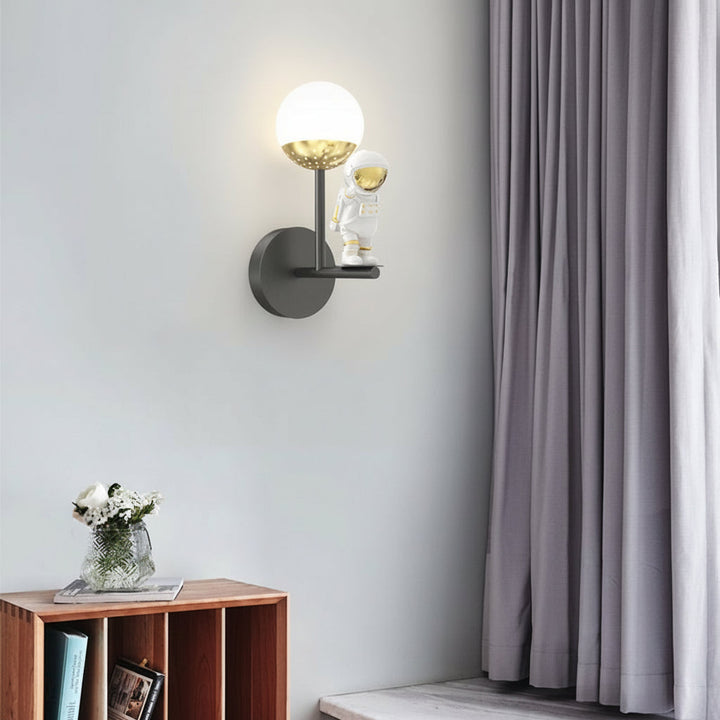LED Wall Sconce Light – Modern Astronaut Moon 3D Resin (25x10cm / 9.8x3.9in) | Kalsten