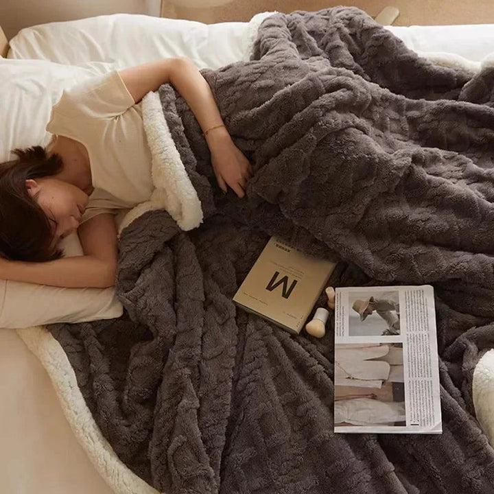 Kalsten | Thick Lambswool Winter Fleece Blanket - LuxyCozy