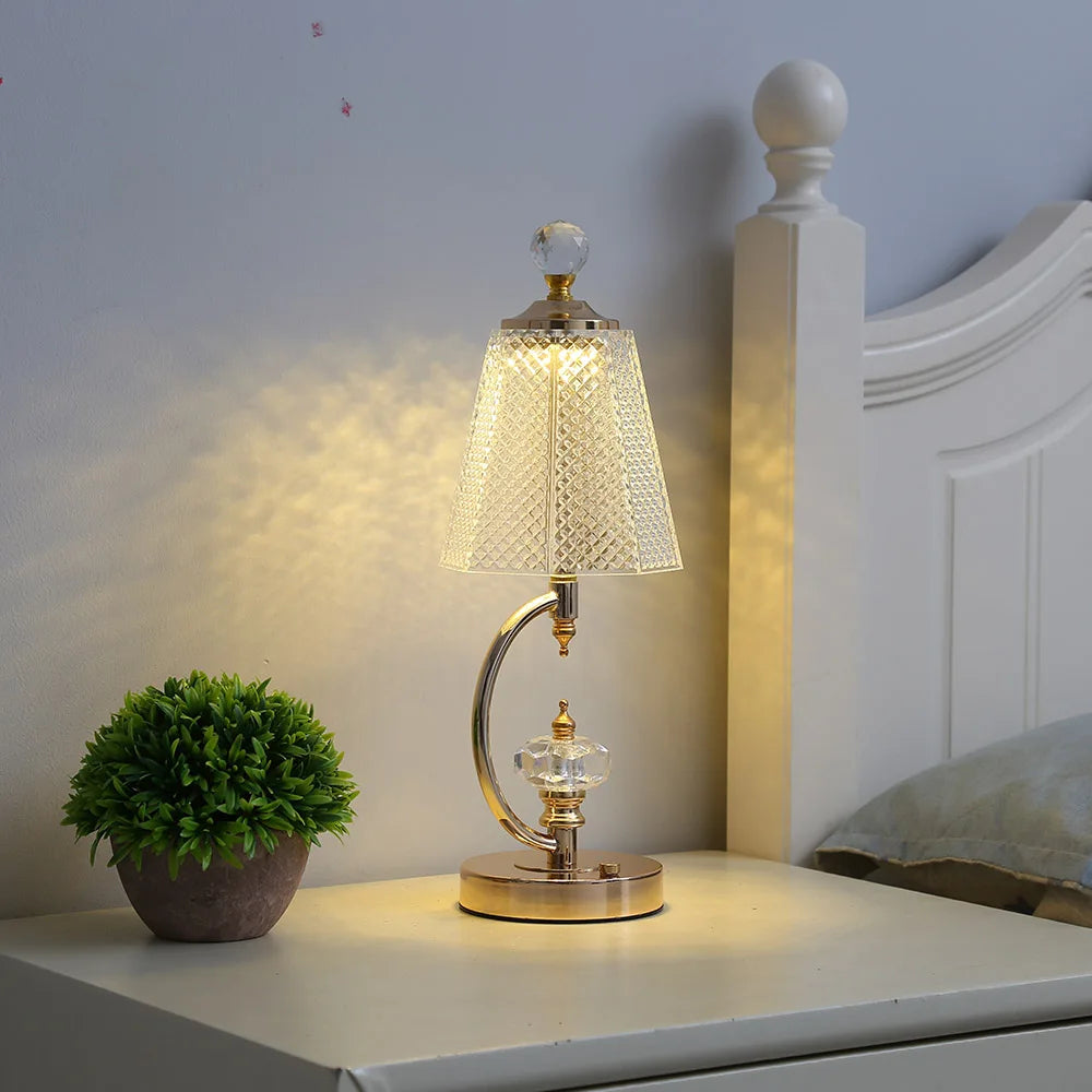 Vintage Crystal Table Lamp - Elegant Vintage Crystal Table Lamp for a Charming Atmosphere Kalsten