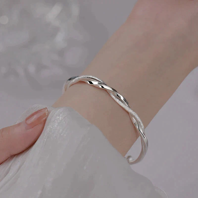 Elegant Twisted Silver Bracelet Kalsten