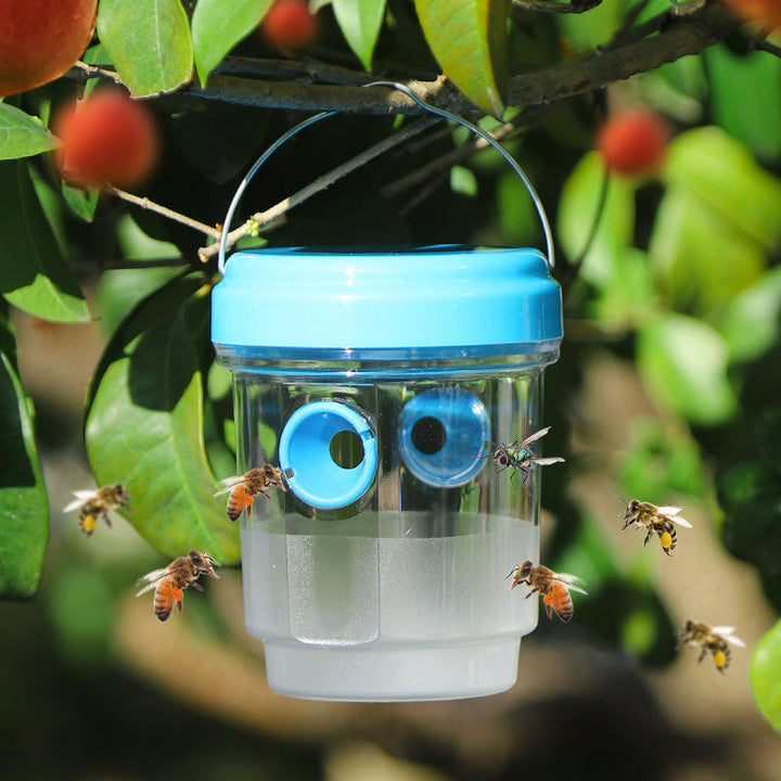 Solar powered wasp trap with LED lure | Kalsten