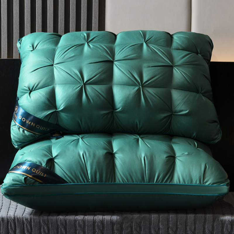 Ergonomic neck pillow with 3D quilting | Kalsten