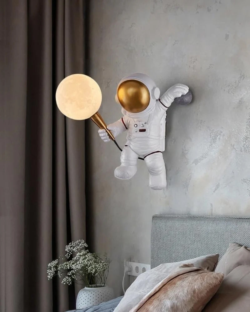 Astronaut Wall Light | Kalsten