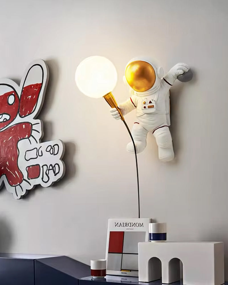 Astronaut Wall Light | Kalsten