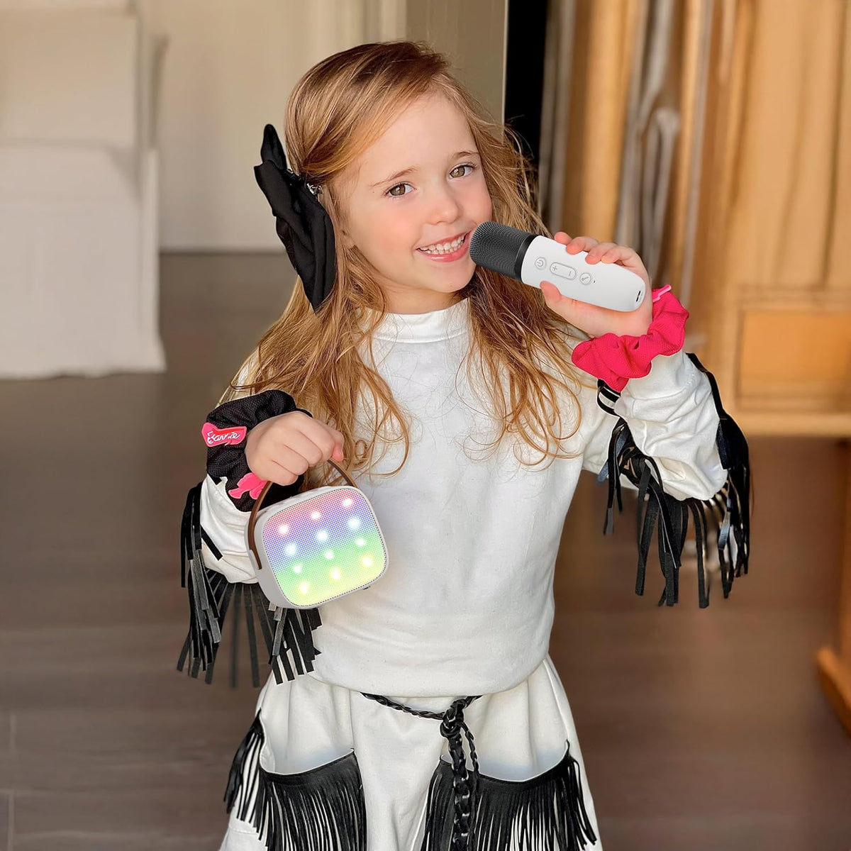 Skanto | Portable Mini Karaoke Machine with Bluetooth Speaker and 2 Wireless Microphones – Veylo