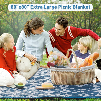 Extra large, waterproof picnic blanket 200 x 200 cm with 3 layers – MeadowRest