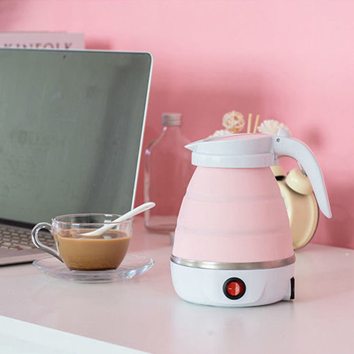 Portable silica gel travel pitcher with universal plug | Kalsten