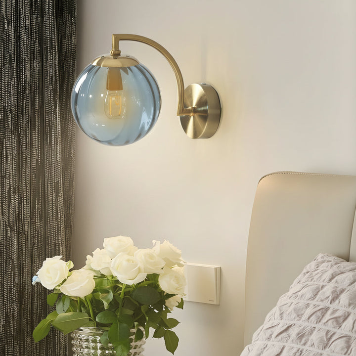 LED Wall Sconce Light – Modern Curved Arm Ribbed Glass Globe (26x15cm / 10.2x5.9in) | Kalsten