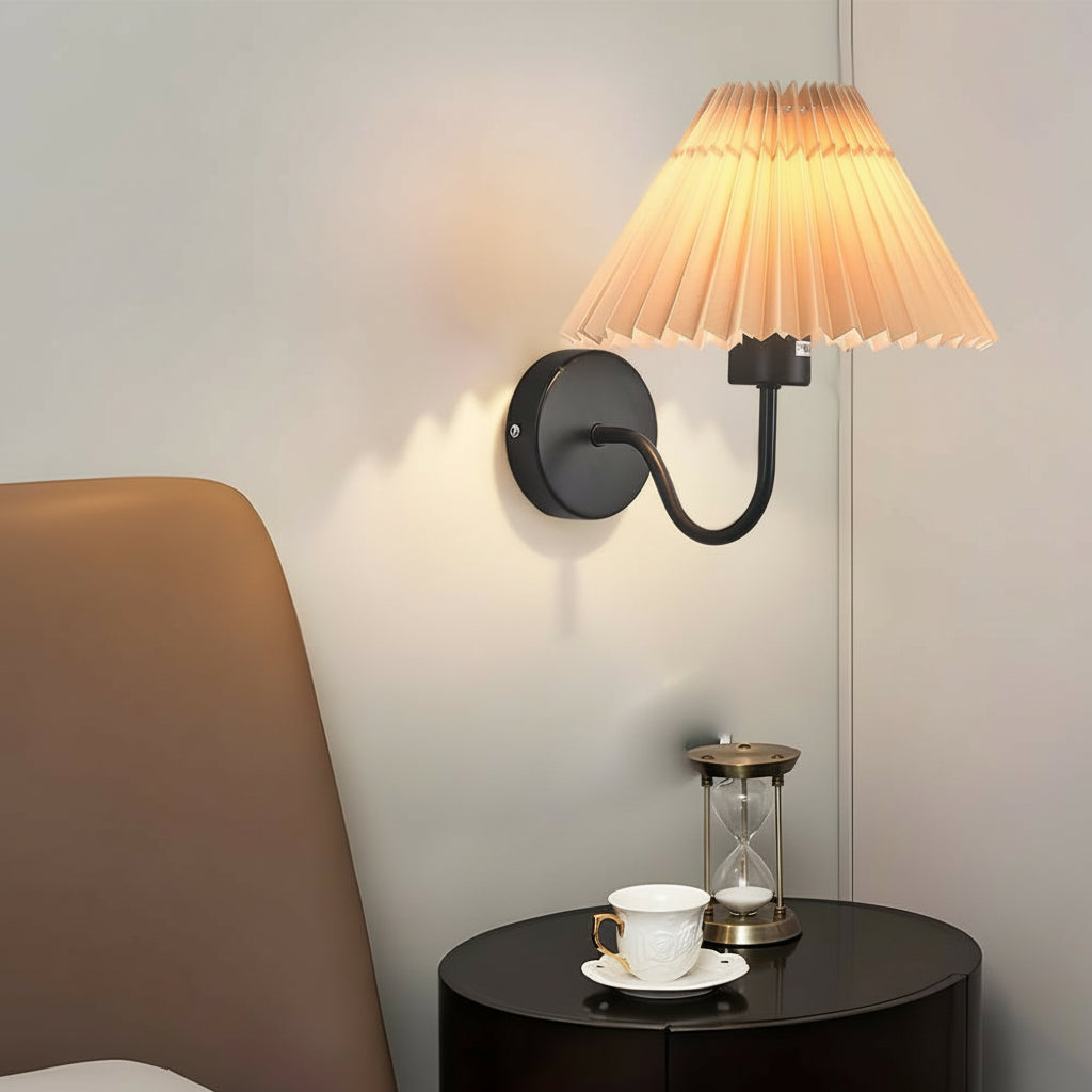 LED Wall Sconce Light – Vintage Metallic Armed Pleated Fabric Shade (36x14cm / 14.2x5.5in) | Kalsten