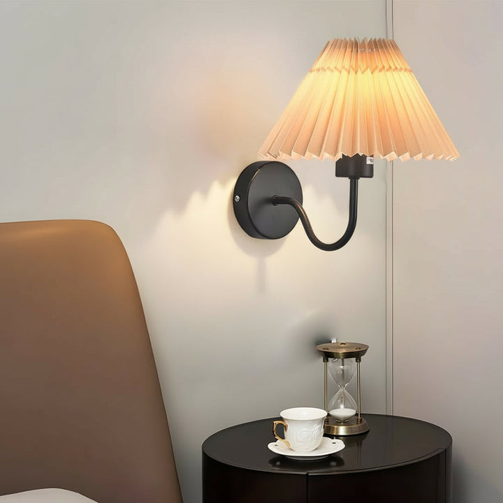 LED Wall Sconce Light – Vintage Metallic Armed Pleated Fabric Shade (36x14cm / 14.2x5.5in) | Kalsten