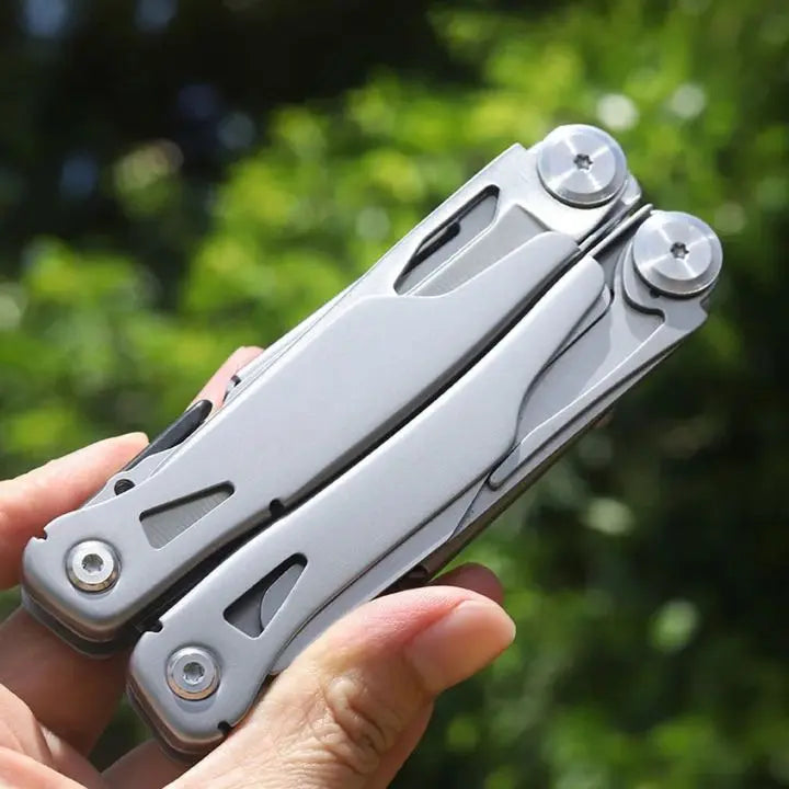Kalsten | 9-in-1 Multitool – High-quality folding knife with high hardness