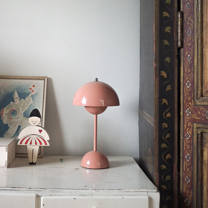 Lunarglo | LED table lamp | Kalsten